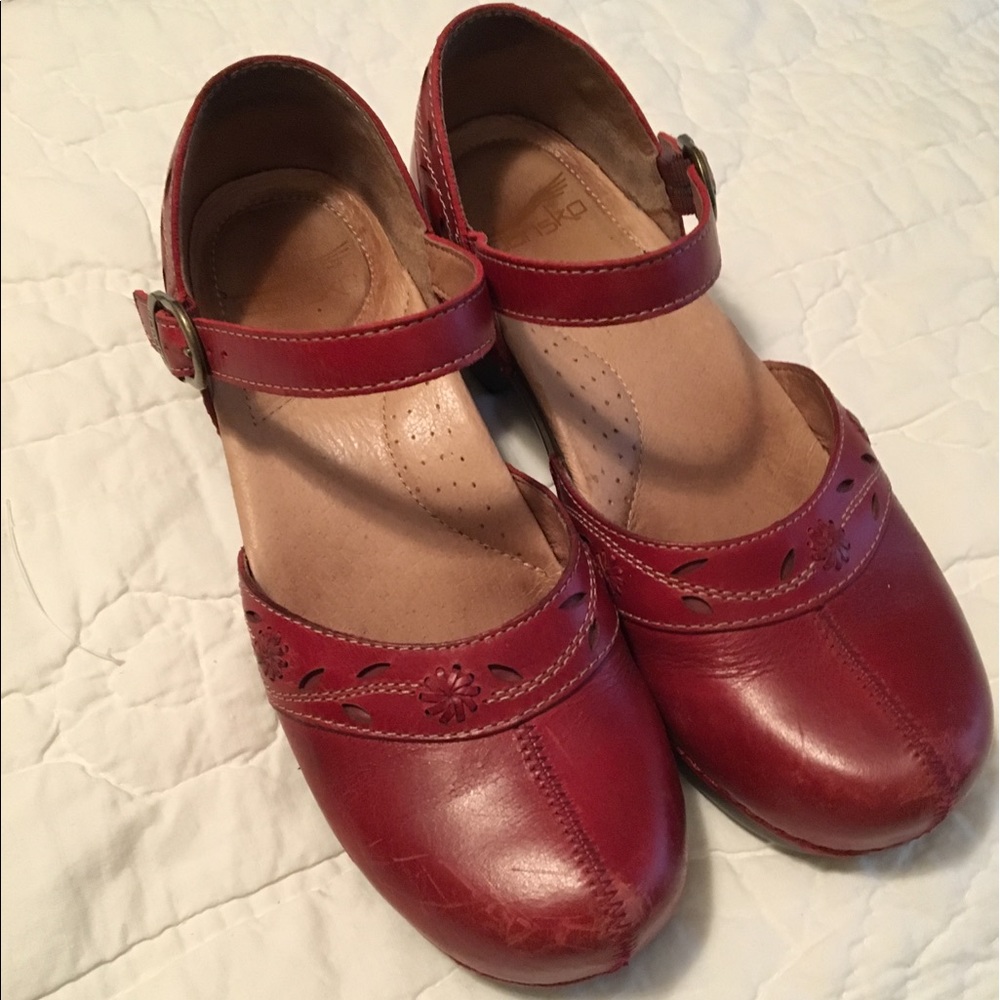 Women’s Dansko shoes